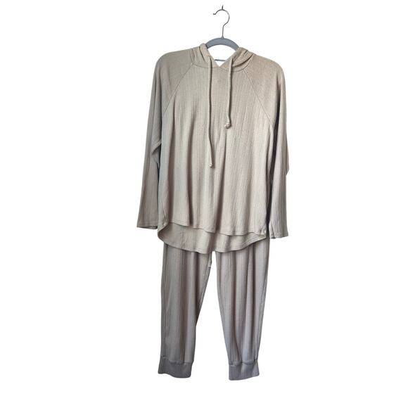 Gap Beige Lounge Set - Medium - Picture 1 of 8